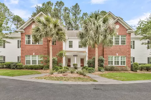 204 Golfview Ln, Summerville, SC 29485