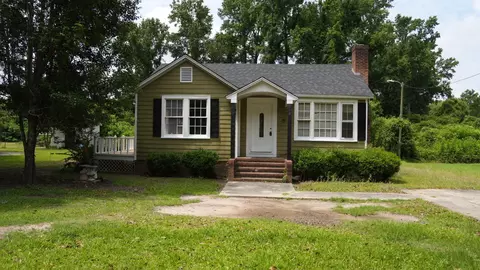 509 E Moore St, Olanta, SC 29114