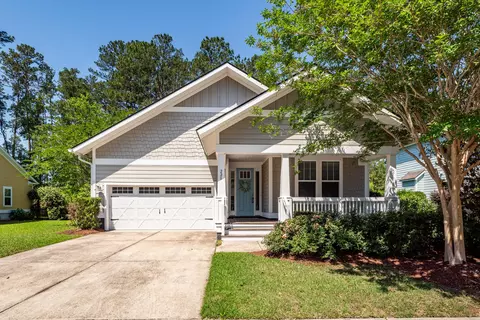 225 Weston Hall Dr, Summerville, SC 29483