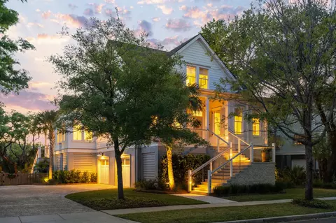 7856 Farr St, Daniel Island, SC 29492