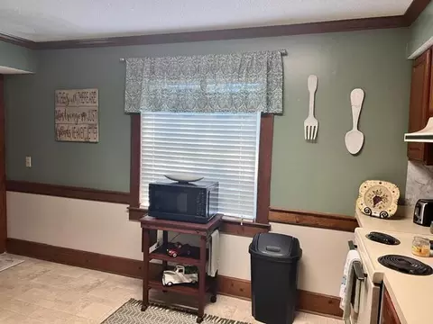 Kitchen - 40 W Rigby St, Manning, SC 29102 photo 3 of 3