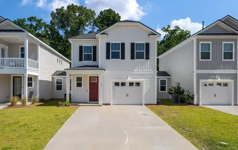 127 Hawthorne Landing Dr, Goose Creek, SC 29445