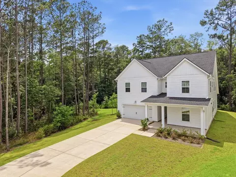 55 Red Bluff St, Summerville, SC 29483