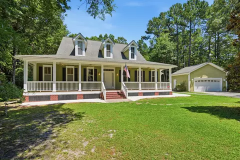 1404 Leisure Dr, Summerville, SC 29486