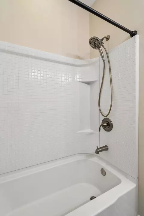 Bath - 3732 Abercrombie Ct, Mount Pleasant, SC 29466 photo 6 of 7