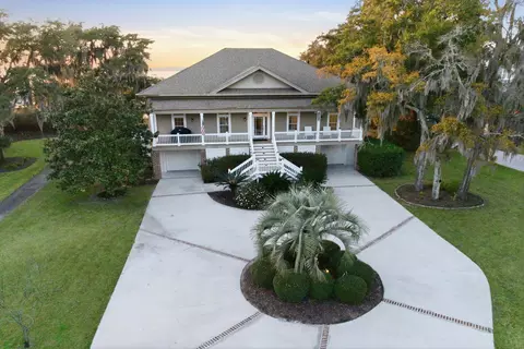 112 Front St, Saint Helena Island, SC 29920