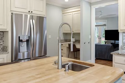 Kitchen - 1151 Quick Rabbit Loop, Charleston, SC 29414 photo 4 of 5