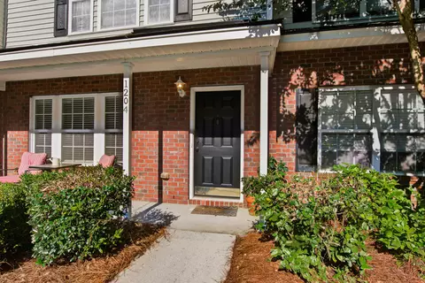 1204 Pine Bluff Dr, Summerville, SC 29483