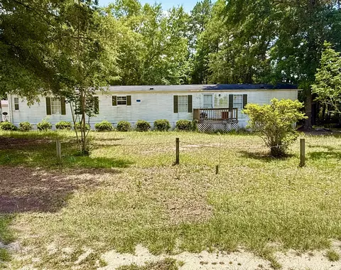 1655 Beaver Dr, Manning, SC 29102