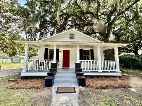 5762 Hwy165, Ravenel, SC 29470
