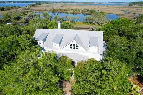 374 Mutual Dr, Charleston, SC 29414