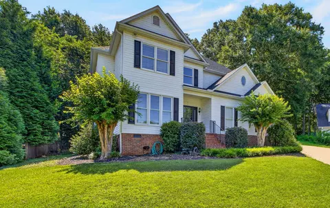 5 Huntsman Ct, Simpsonville, SC 29680