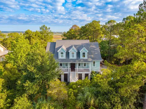 717 Bounty Square Dr, Charleston, SC 29492