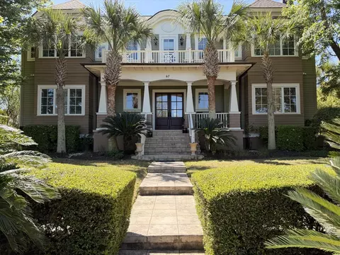 67 Delahow St, Charleston, SC 29492