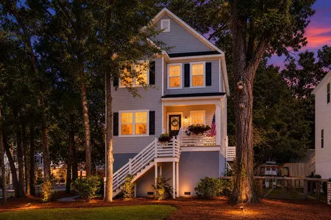 1319 Lucinda St, Mount Pleasant, SC 29466