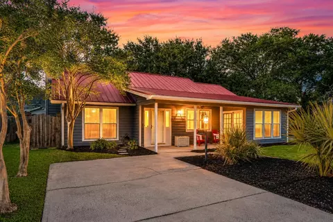 666 Poaug Ln, Mount Pleasant, SC 29464