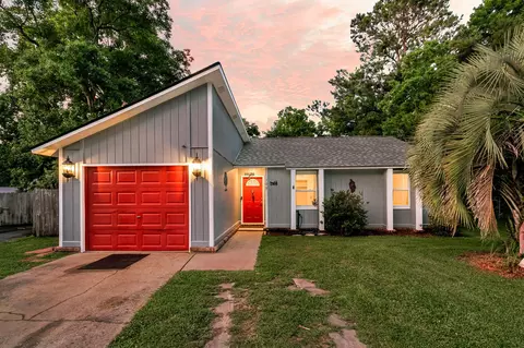 109 Carriage Ct, Summerville, SC 29486