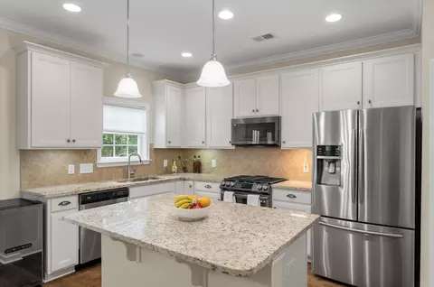Kitchen - 527 Nelliefield Trl, Wando, SC 29492 photo 2 of 4