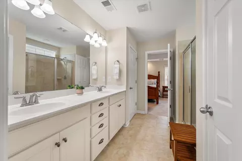 Bath - 527 Nelliefield Trl, Wando, SC 29492 photo 2 of 5