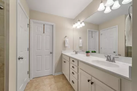 Bath - 527 Nelliefield Trl, Wando, SC 29492 photo 3 of 5