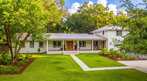 1035 Lakeview Dr, Mount Pleasant, SC 29464