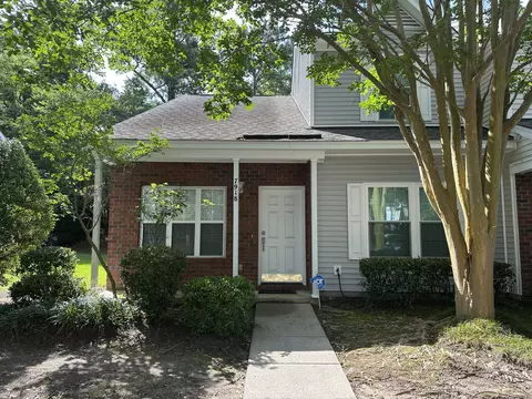 7918 Shadow Oak Dr, North Charleston, SC 29406