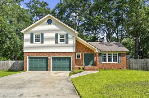 104 Greendale Ct, Summerville, SC 29485