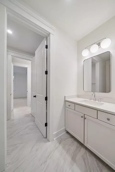 Bath - 717 Eagle St, Mount Pleasant, SC 29464 photo 12 of 13