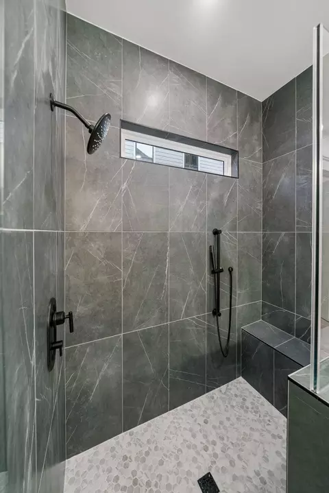 Bath - 717 Eagle St, Mount Pleasant, SC 29464 photo 3 of 13