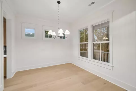 Dining - 717 Eagle St, Mount Pleasant, SC 29464 photo 2 of 3