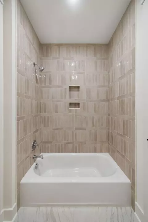 Bath - 717 Eagle St, Mount Pleasant, SC 29464 photo 10 of 13