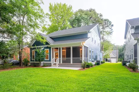 Exterior - 717 Eagle St, Mount Pleasant, SC 29464 photo 16 of 17