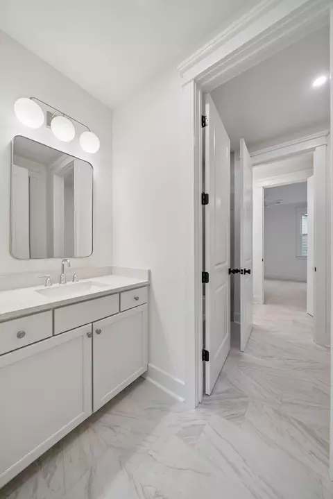 Bath - 717 Eagle St, Mount Pleasant, SC 29464 photo 8 of 13