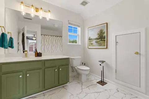 Bath - 213 Killarney Trl, Moncks Corner, SC 29461 photo 3 of 4