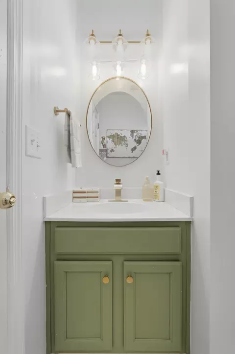 Bath - 213 Killarney Trl, Moncks Corner, SC 29461 photo 2 of 4
