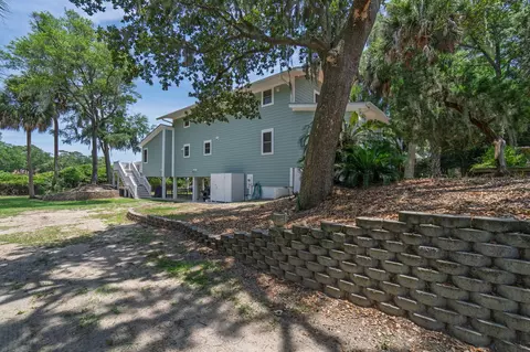 3204 Fort St, Edisto Island, SC 29438