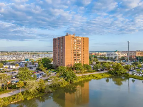 14 Lockwood Dr #7ABG, Charleston, SC 29401