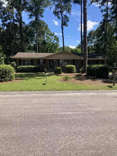 427 Dogwood Cir, Summerville, SC 29485