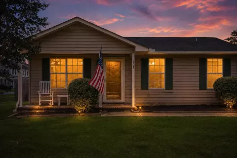 101 Lacey Ct, Moncks Corner, SC 29461