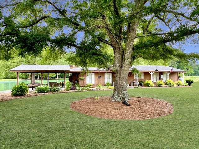 135 Durr Stables Ln, Saint George, SC 29477