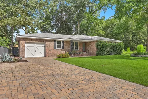 2050 Bishop Dr, Charleston, SC 29414