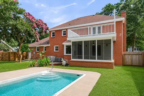 104 Stratford Dr, Summerville, SC 29485