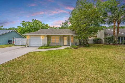 1029 Oakcrest Dr, Charleston, SC 29412