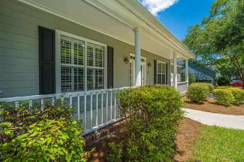Exterior - 2717 Merwether Ln, Mount Pleasant, SC 29466 photo 4 of 14