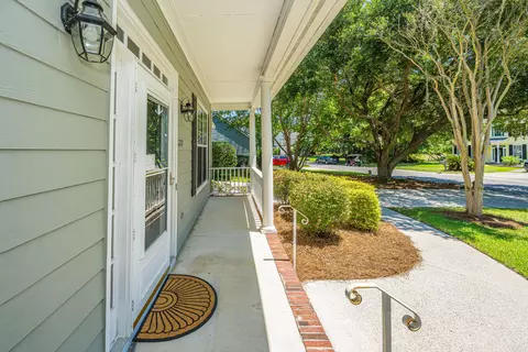 Exterior - 2717 Merwether Ln, Mount Pleasant, SC 29466 photo 5 of 14