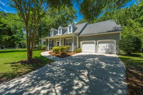 Exterior - 2717 Merwether Ln, Mount Pleasant, SC 29466 photo 3 of 14