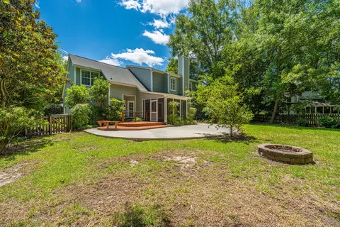 Exterior - 2717 Merwether Ln, Mount Pleasant, SC 29466 photo 9 of 14