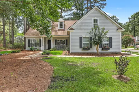 561 Pointe Of Oaks Rd, Summerville, SC 29485