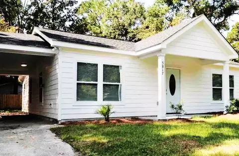 5817 Chaucer Dr, Hanahan, SC 29410