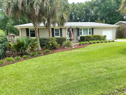 2039 Bishop Dr, Charleston, SC 29414